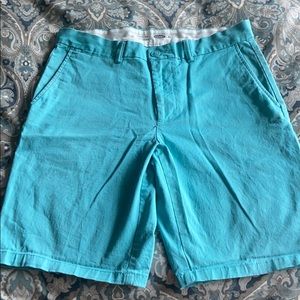 Men’s flat front Old Navy shorts - size 32